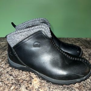 Sorel Black Leather Joliette Thinsulate Waterproof Ankle Boots Size 9.